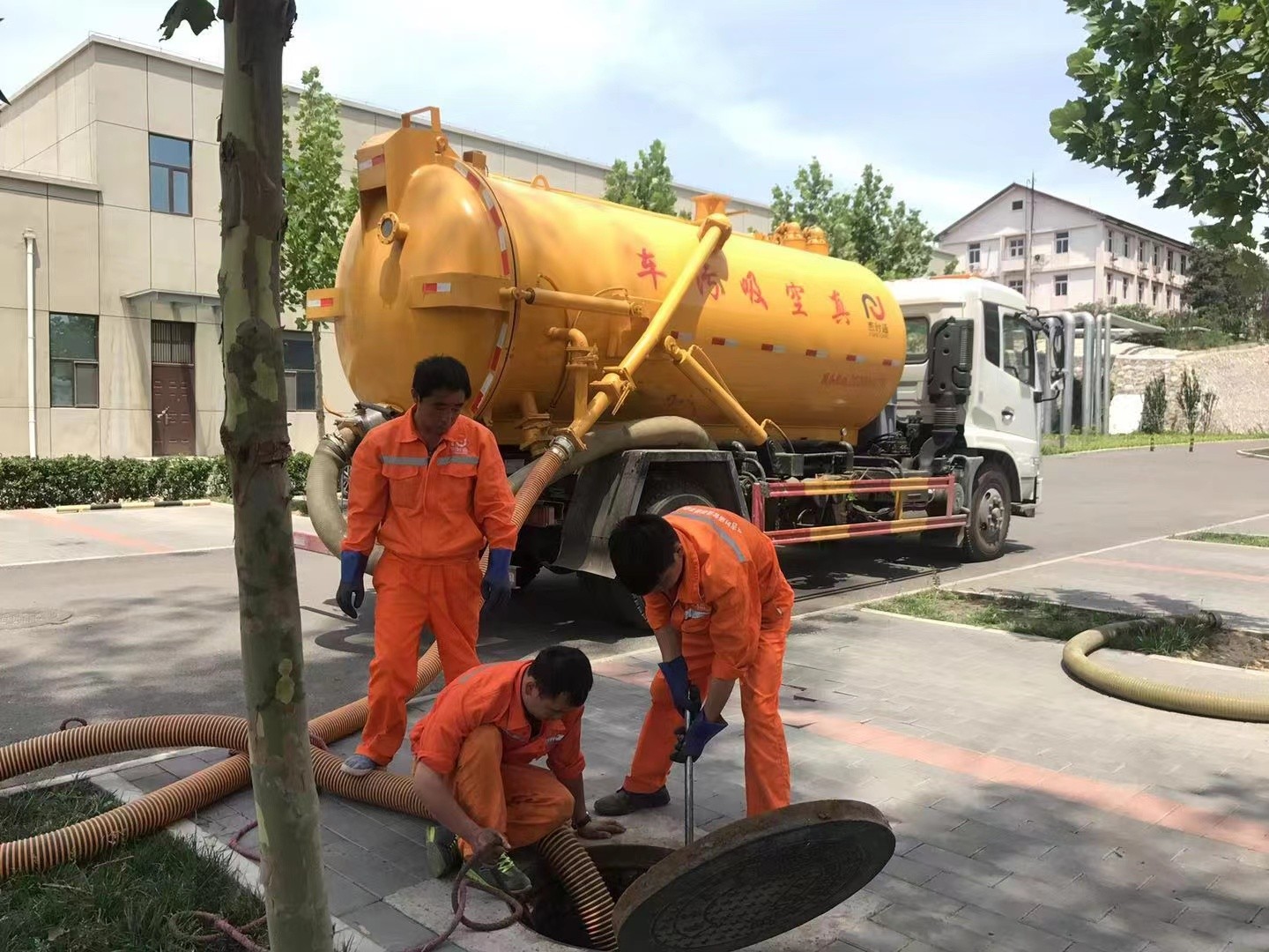 朗县化粪池清理与5-8吨吸粪车施工效率分析